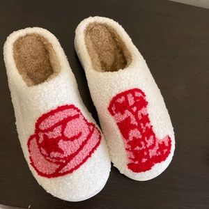 Trendy cozy slippers EU38-39 New , no tag